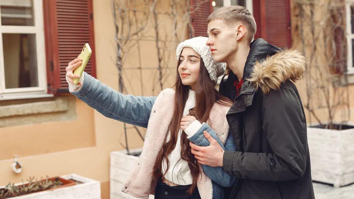 Best Self-Timer Settings for Couple Photos