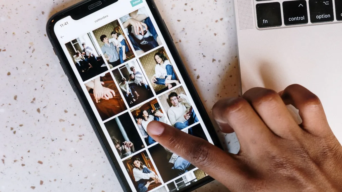 Couple Photo Caption Generator