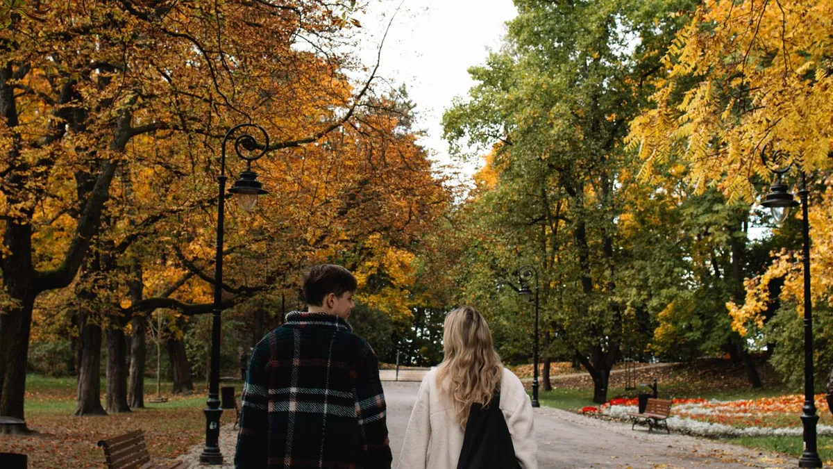 Fall Couple Photoshoot Ideas