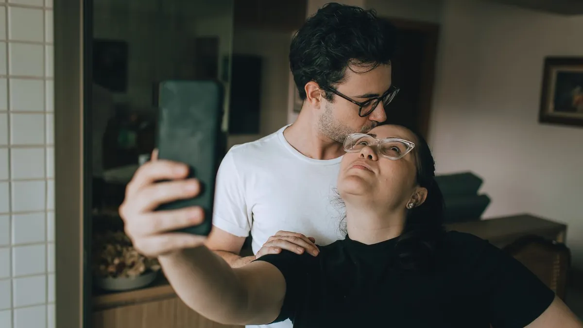 How to Take a Couple Selfie That Doesn't Look Like a Selfie
