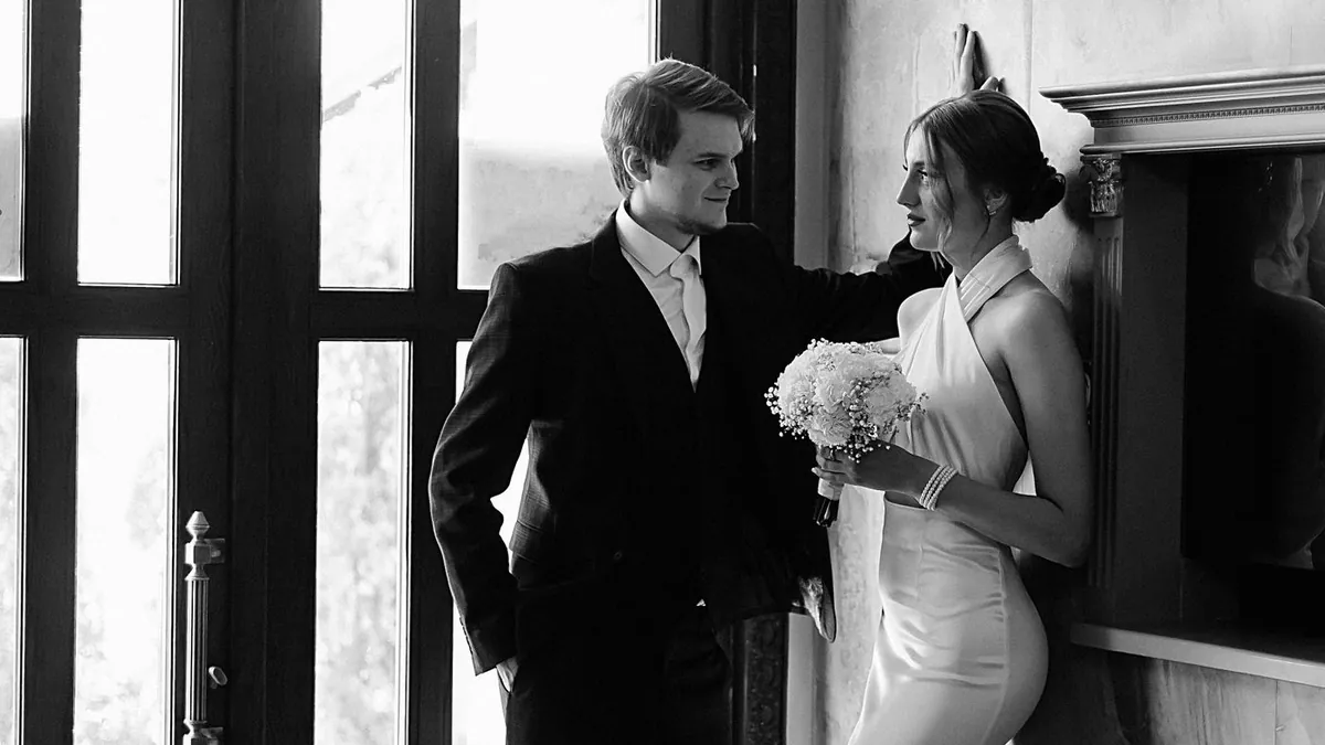 How to Use Your Engagement Photos