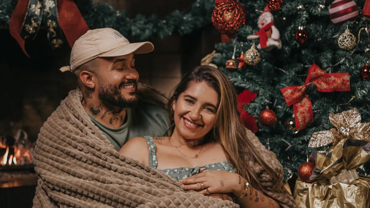 New Year's Couple Photo Ideas