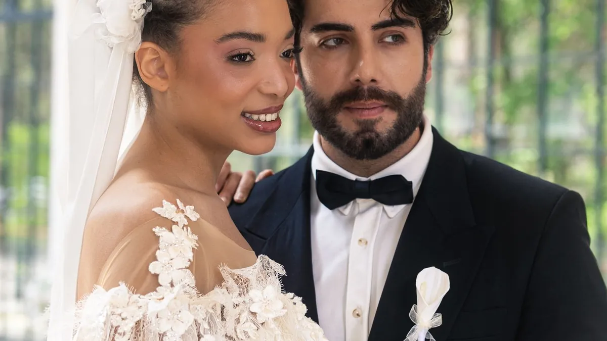 Pre-Wedding Photoshoot Poses to Try