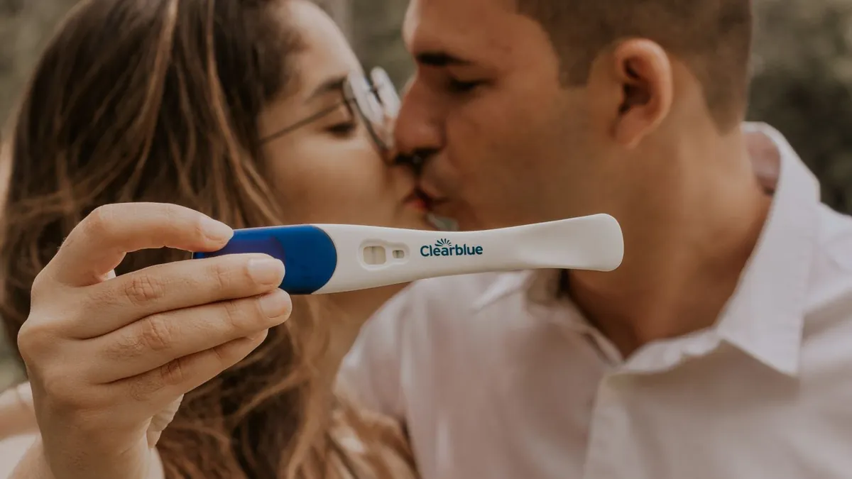 Pregnancy Announcement Photo Ideas for Couples